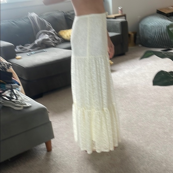 Forever 21 Cream Tiered Maxi Skirt Resort Wear - Picture 2 of 7